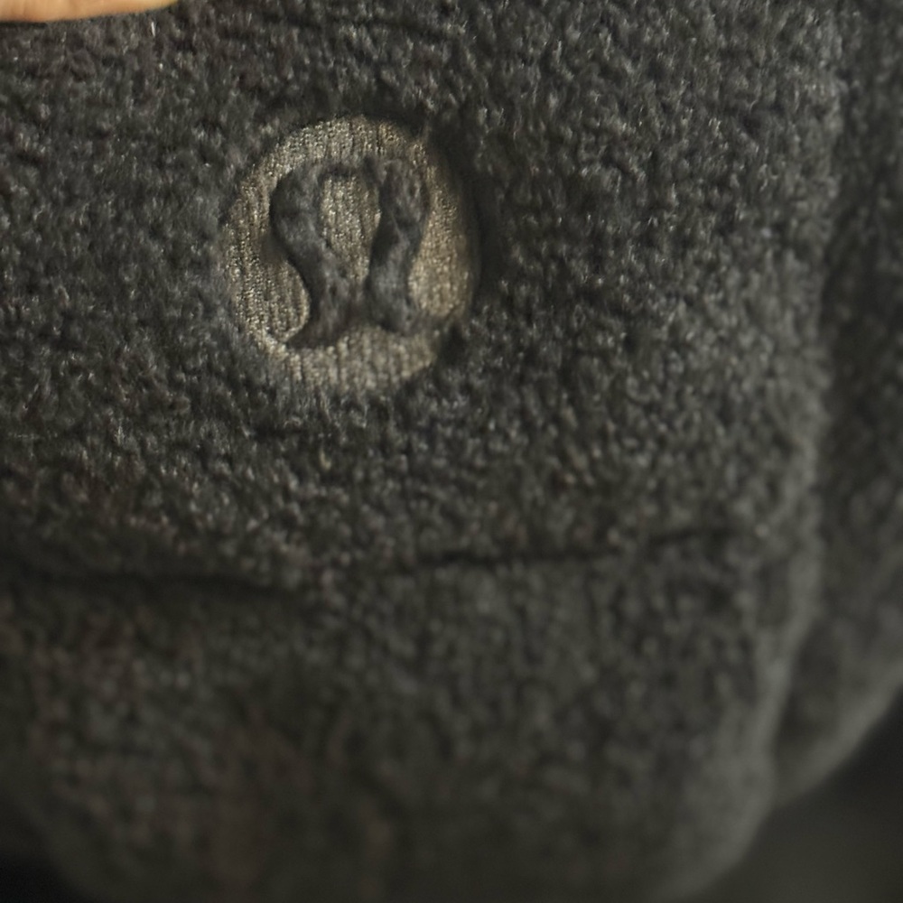 Lululemon women’s Wunder Puff Cropped Jacket
*Textured Fleece - Picture 4 of 10